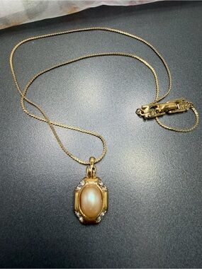 Vintage Nina Ricci Gold Necklace with Pearl Pendant #15SN